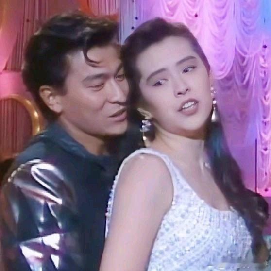 《灵魂歌者千千万 老王开口万人赞，那时三大顶流合体封神的那刻》灵魂歌者千千万 老