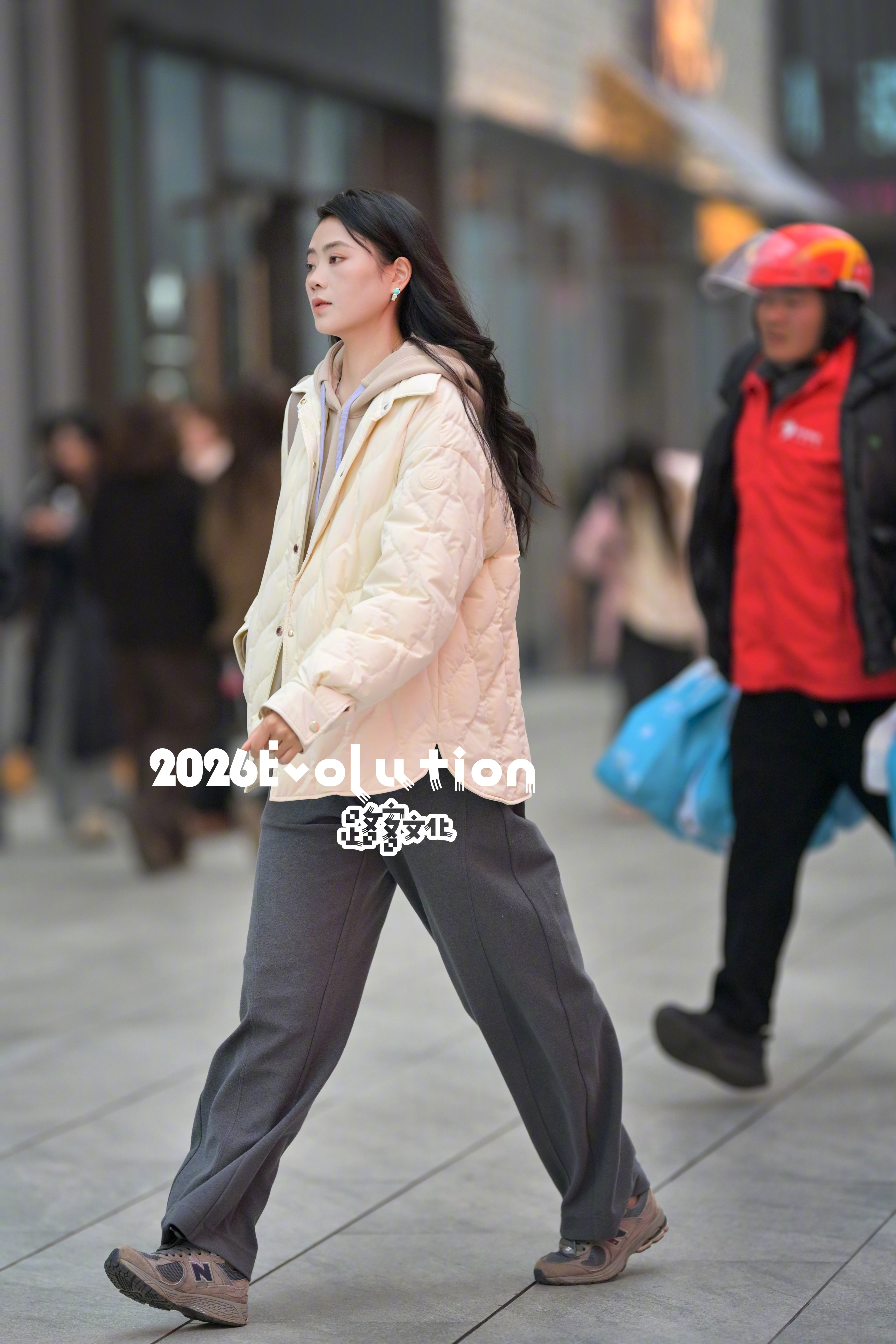 这一大跨步很帅气 