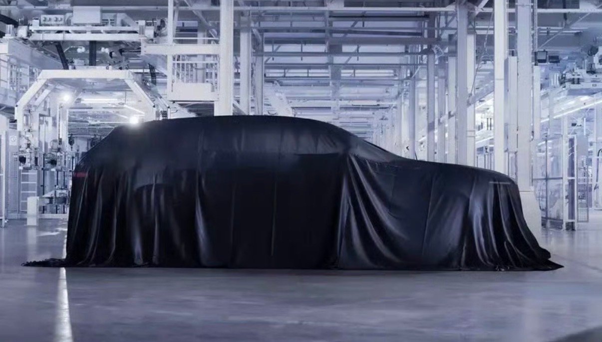 【宾利纯电动SUV将于2026年亮相 首批交付预计2027年进行】据悉，新车定位