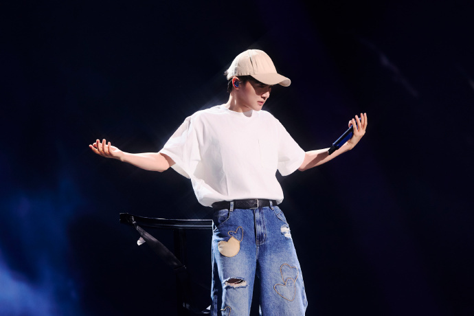 周深求真首唱周深求真全开麦live周深首次唱响属于异人之路的坦荡修行歌，你永远可