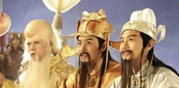 猪八戒对着福禄寿三星开骂，张嘴就是“奴才”俩字。这一幕搁《西游记》里头，能把人看