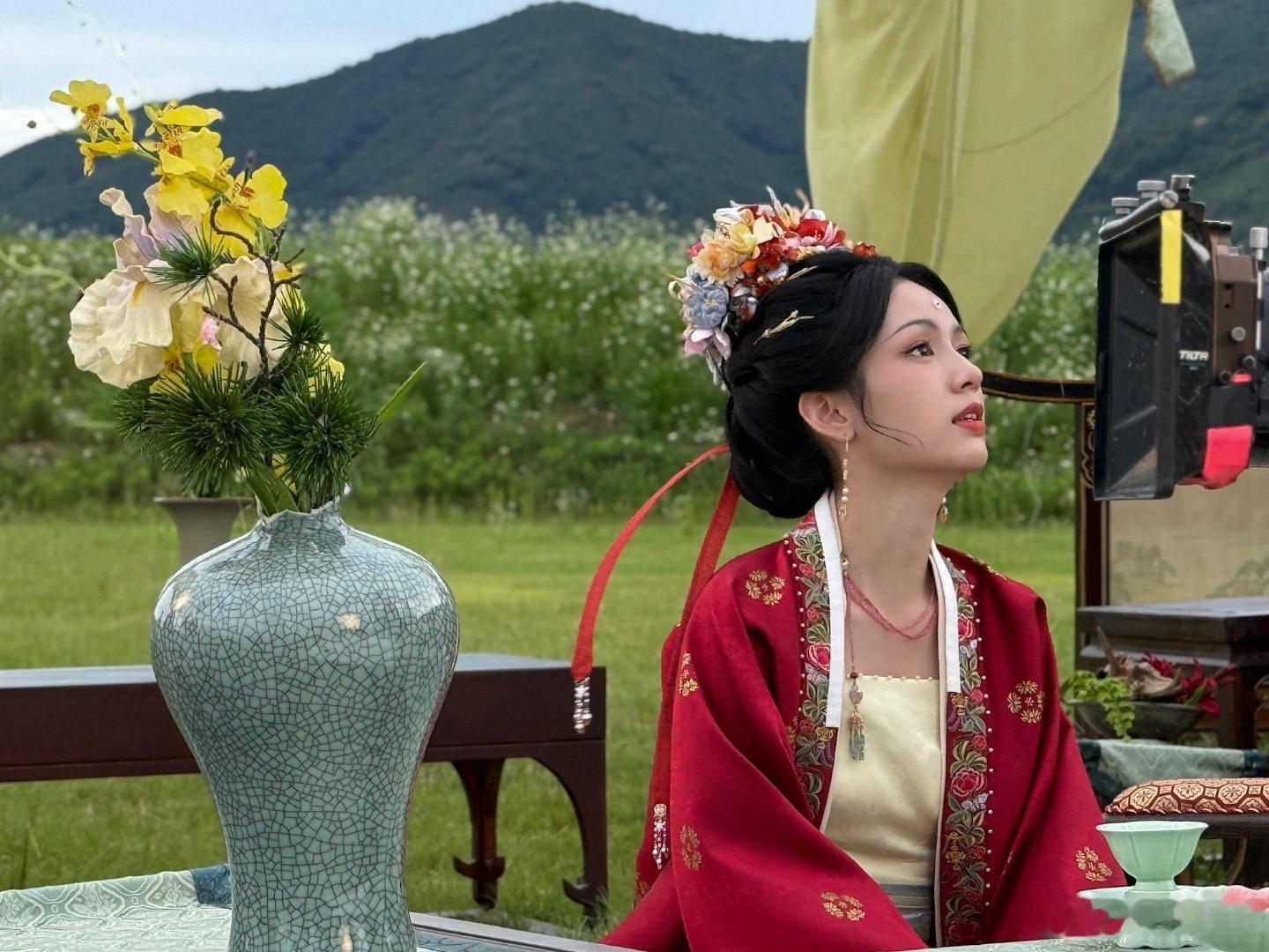 周也张婧仪宋威龙张凌赫 莞莞类卿只知道周也95颜霸 