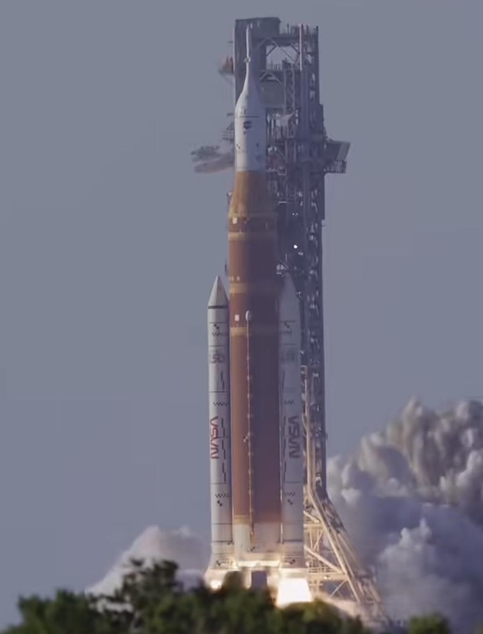 震撼！火箭发射瞬间，震撼人心！🚀🔥