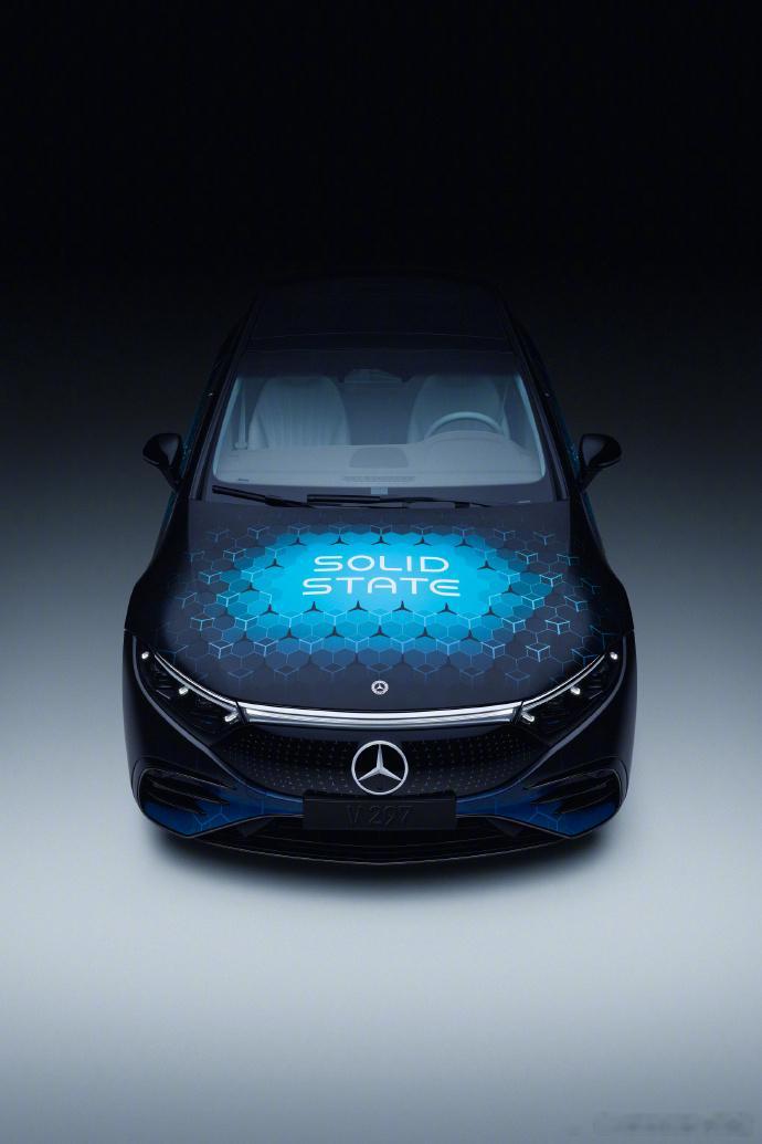 140年前，卡尔·本茨发明汽车，为世界带来全新出行可能1986年奔驰入华，三叉星