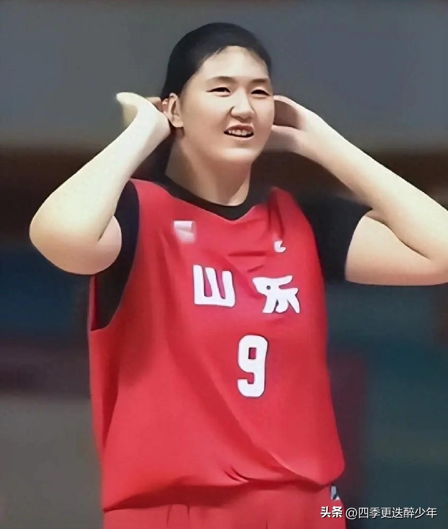 世界杯预选赛：中国队VS马里队。
   中锋全部归队，实力陡增，张子宇出战高高在