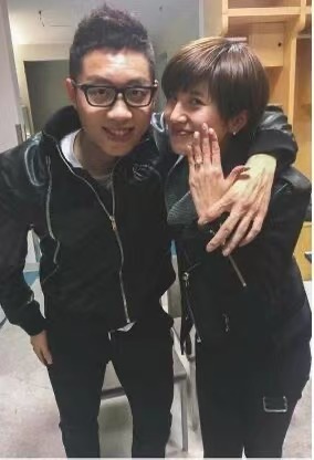 许昕恋爱第一天就想结婚几亿人也难出第二个 许昕和姚彦  ，除非上四休三[偷笑]七