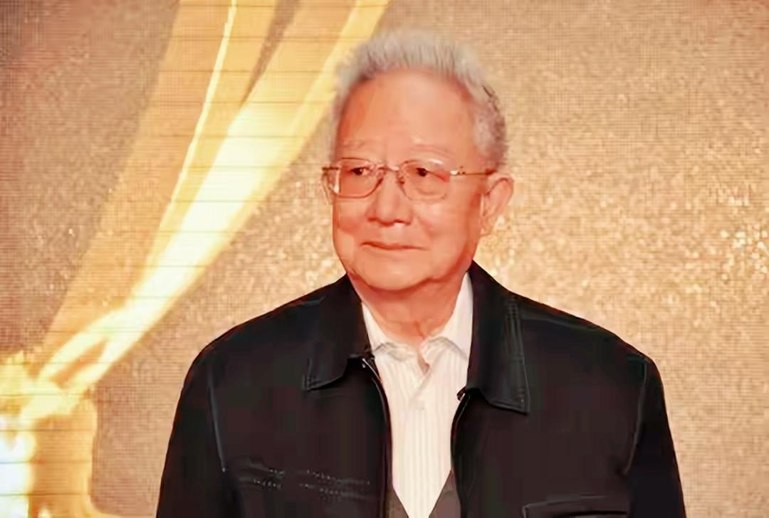 1952年，漂泊十五年的陈昌浩终于回到了祖国，可眼前的一切早已物是人非，妻子已经