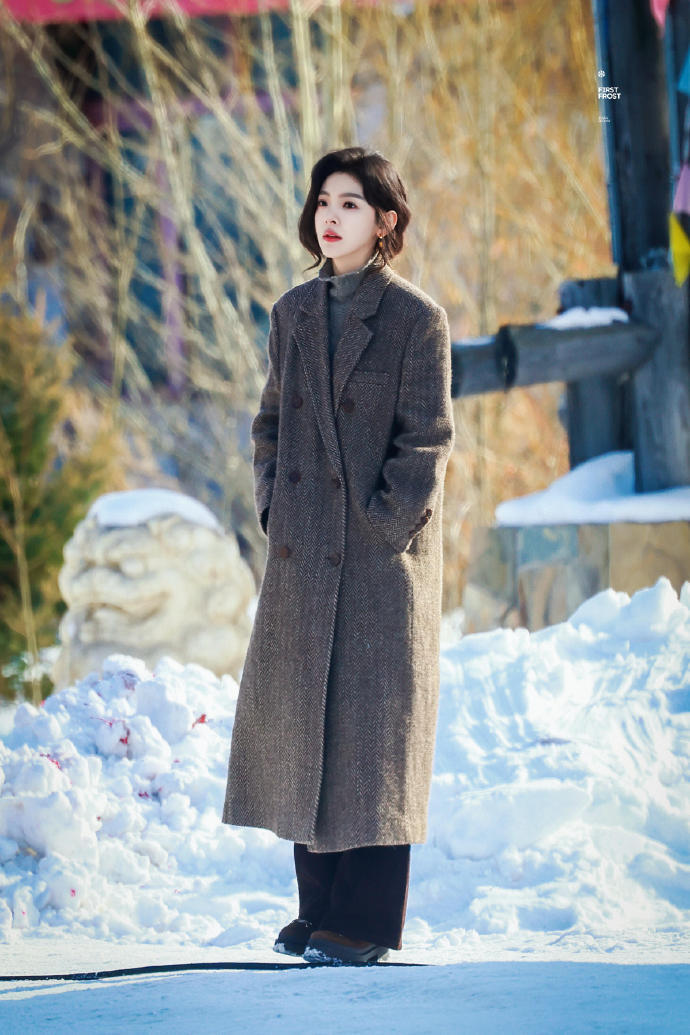 王安宇章若楠妆造正确氛围正确 王安宇和章若楠这妆造和氛围简直太绝了✅ 你俩确定不