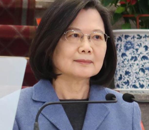 从民意变迁看岛内社会的集体焦虑
岛内老百姓最近用脚投票投出了一份让政客们坐不住的