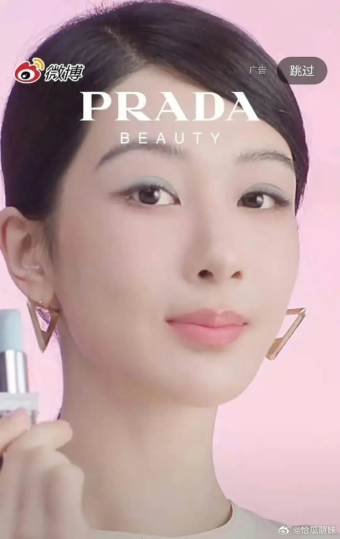 杨紫的时尚之路并非停滞，而是不断进化。 