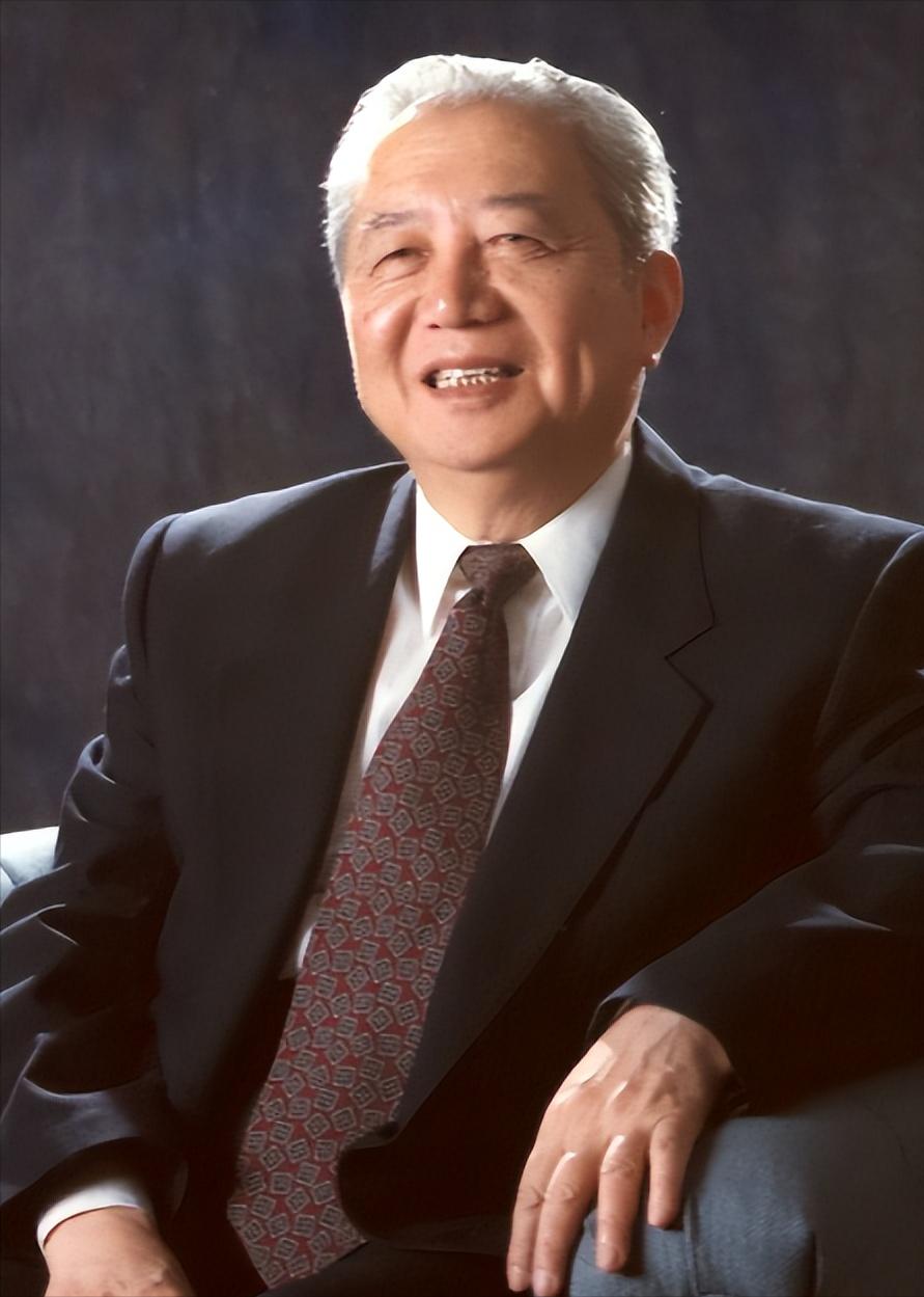 2001年，美国将一套淘汰的炼油催化剂生产设备，连同过时的技术图纸，高价打包卖给