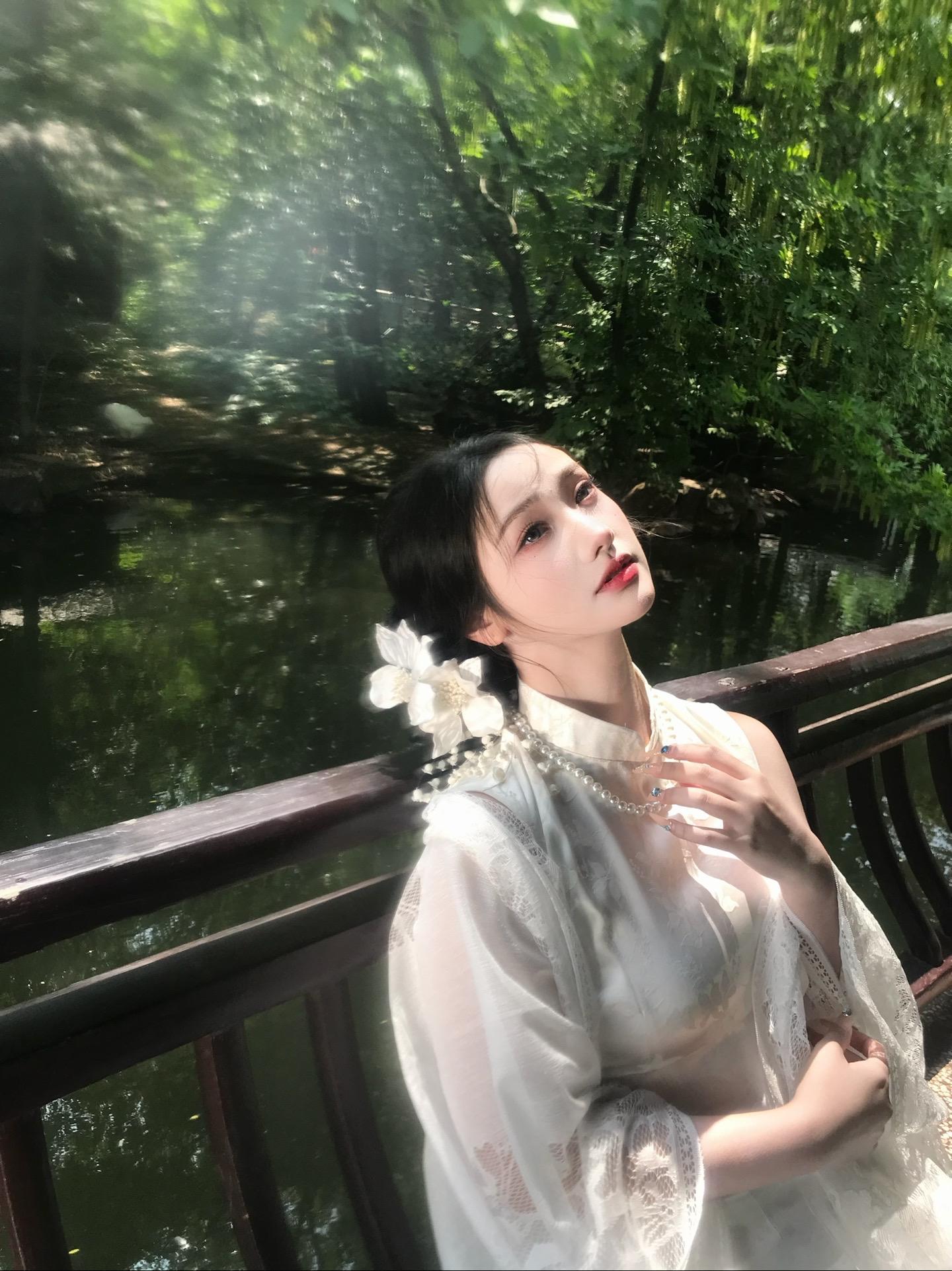 柔是东方骨 姿是心无拘