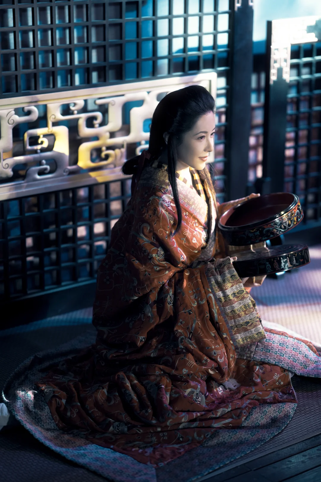 “隔墙花影动，似是故人来”｜我拍的曾黎