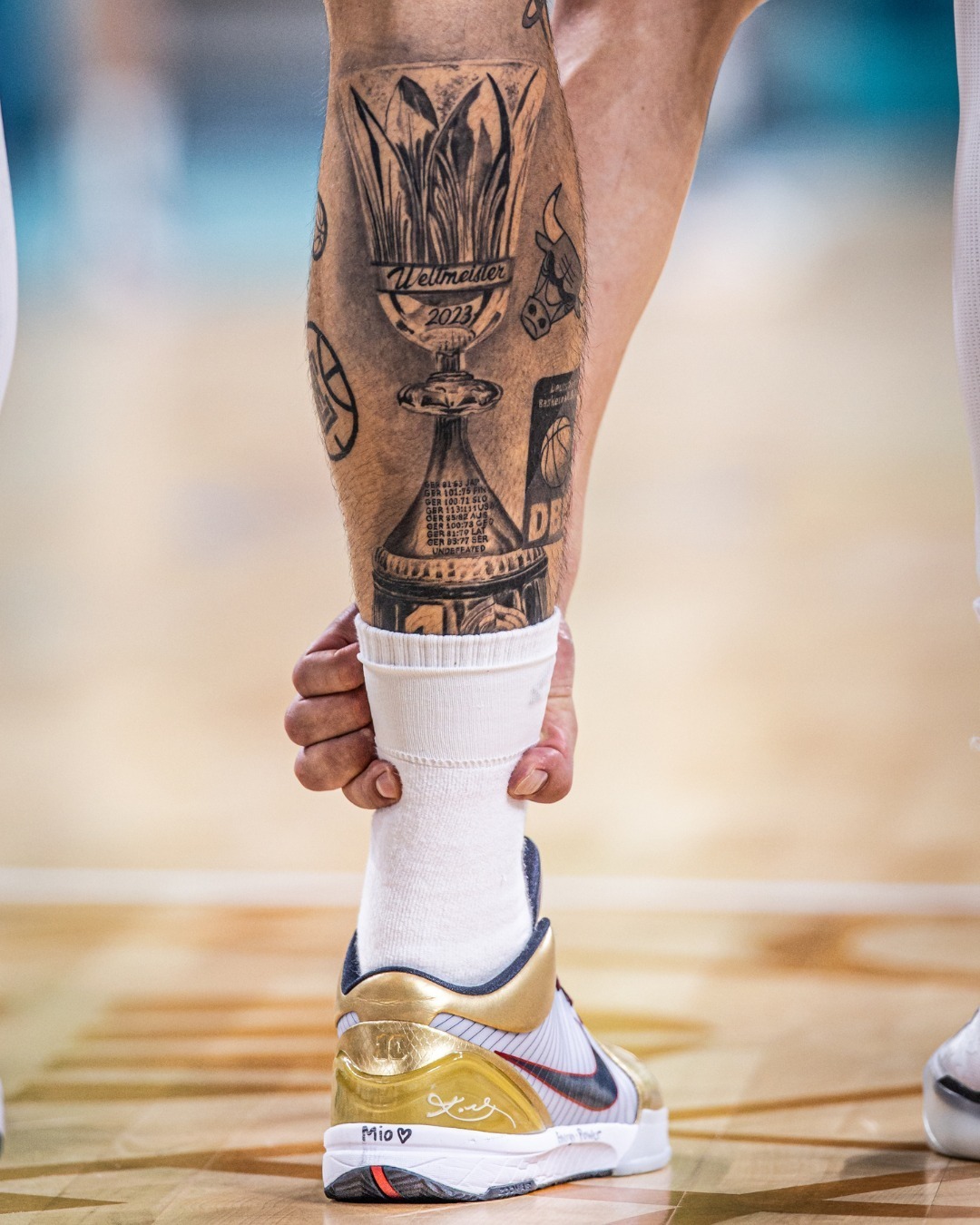 #SNEAKERS ON COURT# Certified World Cham