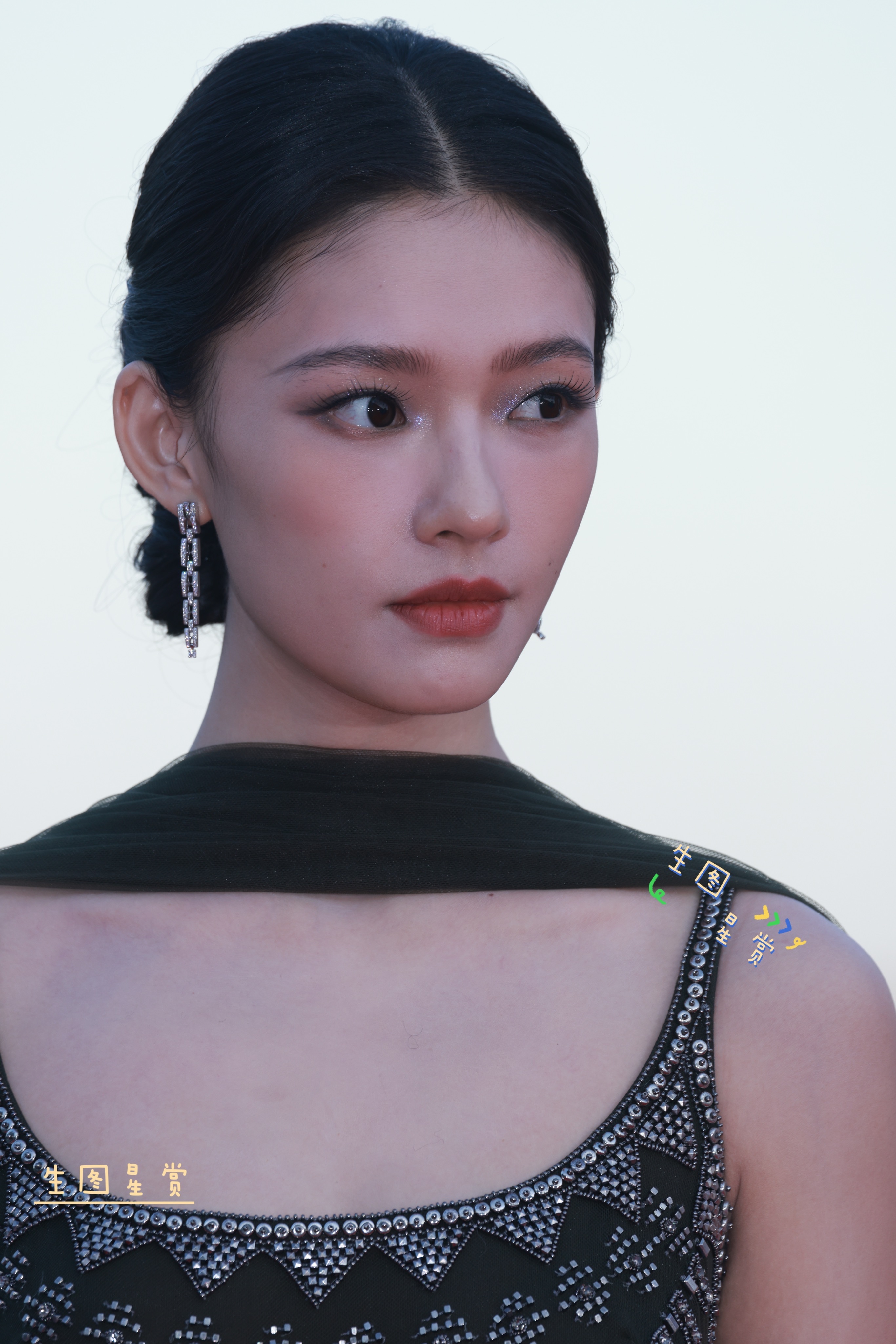 林允红毯无修生图，落落大方的惊艳[给你小心心][哇]栩栩华生时尚文化大赏林允 维