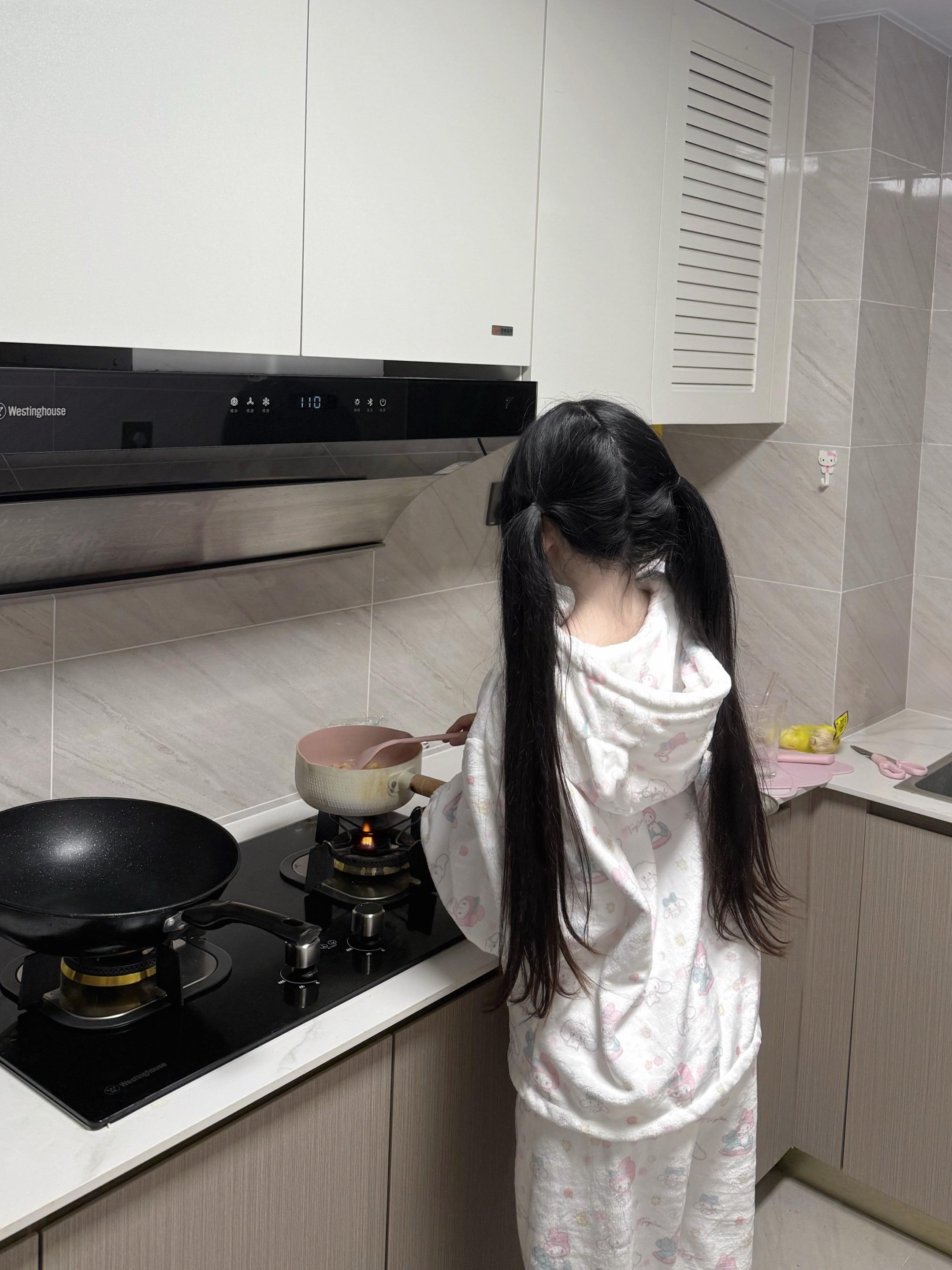 喜欢不能当饭吃 但你喜欢我的话 我可以做饭给你吃₍^˶-𖥦-˵^₎੭