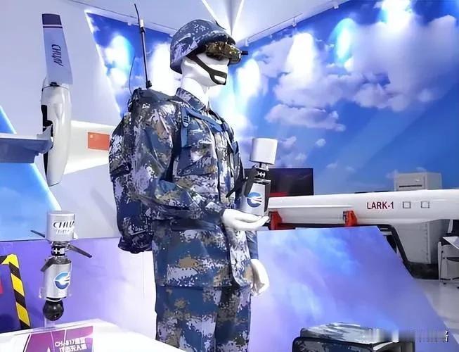 【可能改变陆战场作战形态的单兵武器一一飞榴弹】

据新加坡《联合早报》和《环球时