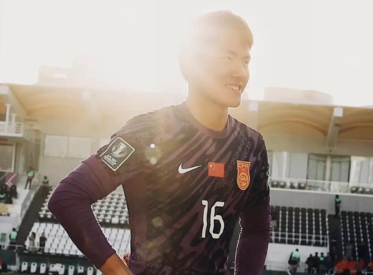 标价2000万！21岁李昊封神：获3中超争冠队青睐 欧洲也有球队关注年仅21岁的