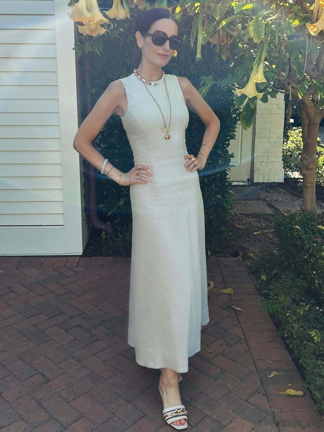 Camilla belle卡米拉贝勒在洛杉矶出席第三届Miramar dog s