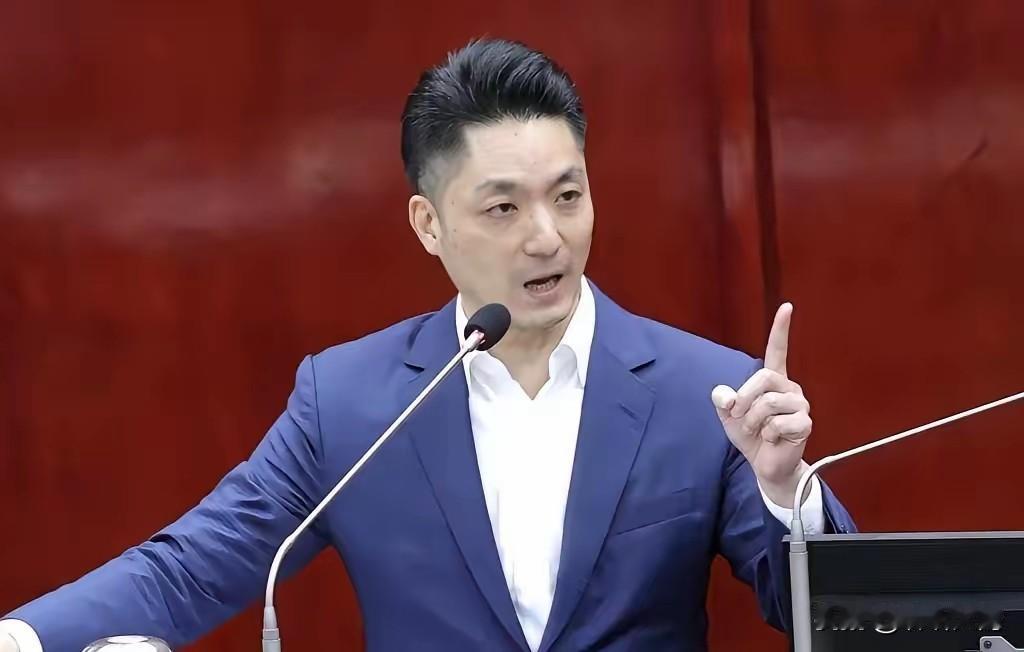 一句“我不认识他”，直接把蒋家那些藏着掖着的家事，全摊在大众眼皮子底下了。
 