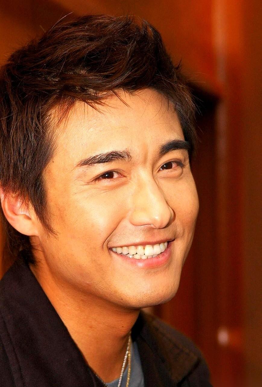 胡兵的早餐，听着就让人背上发凉。
每天早上，一个苹果，两个鸡蛋。如果需要，再加一