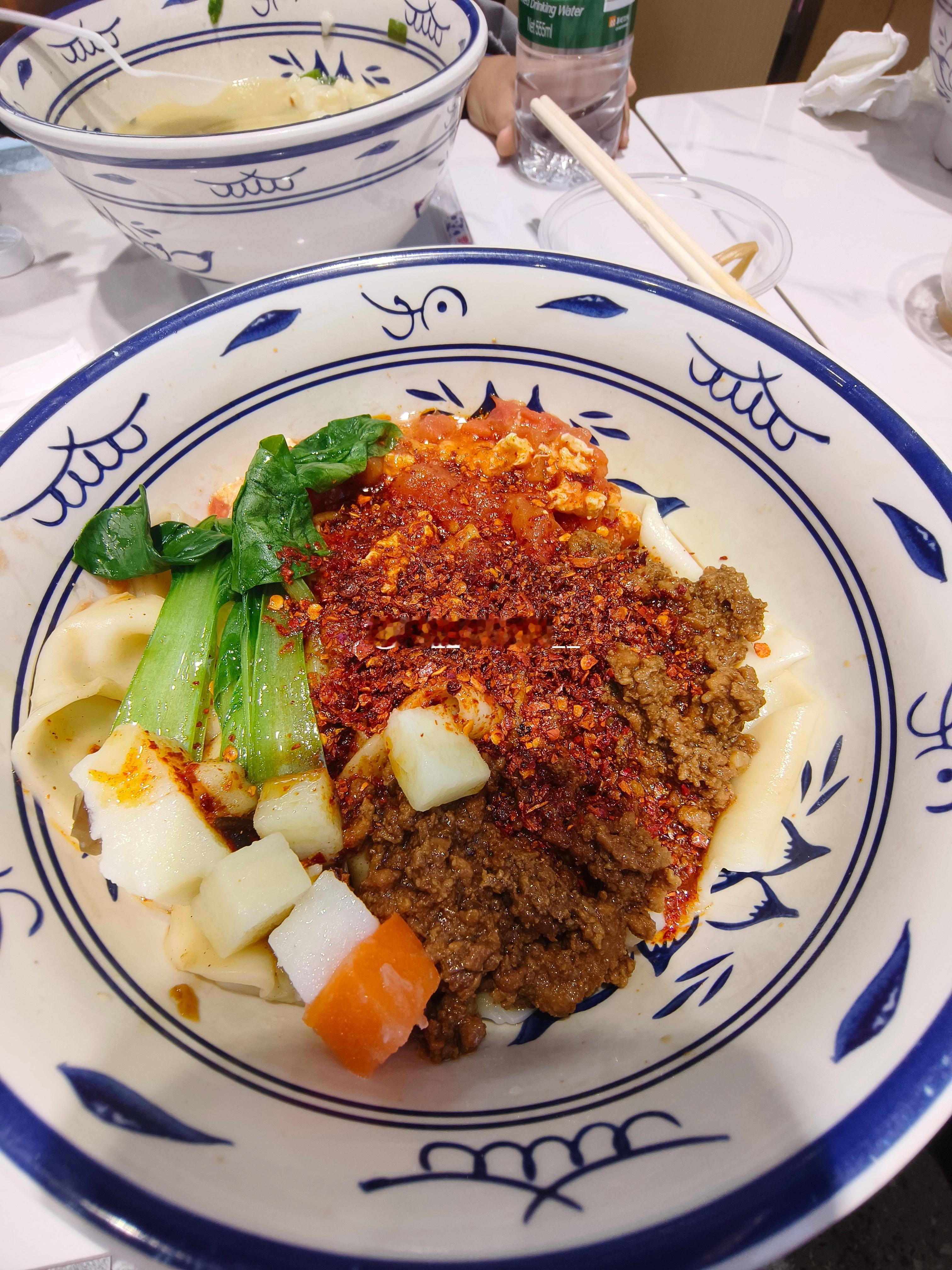 第一次早上吃面。