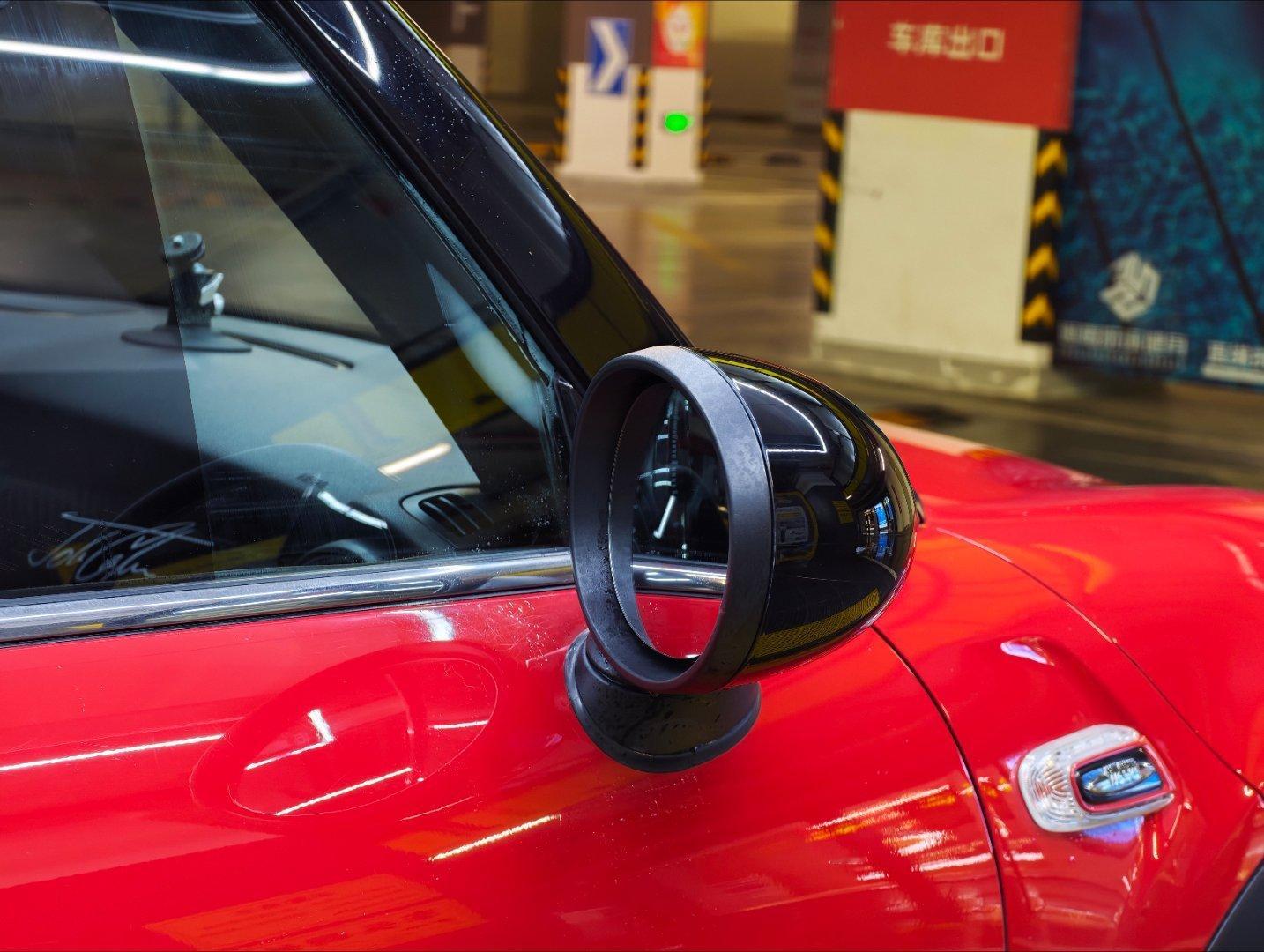 派出所给我打了个电话。他说你好，是某某某是吧？我说是。然后他说，我是某某派出所的