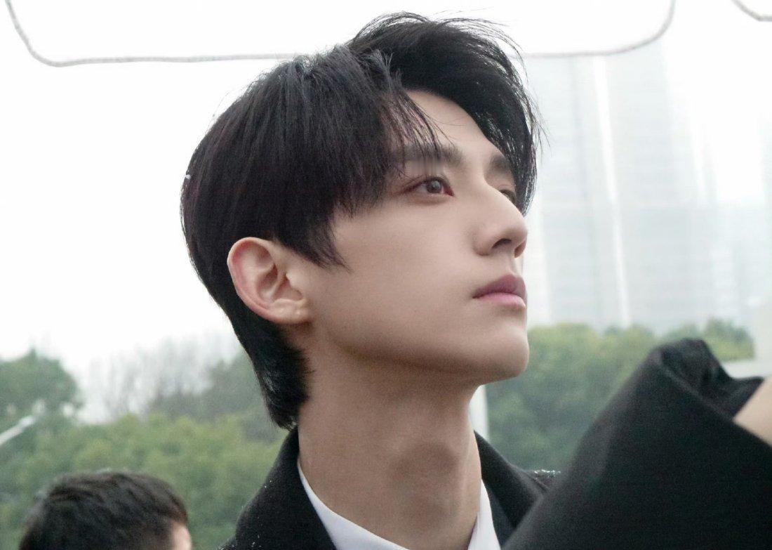 日更博主赖伟明上线，今天还是忧郁男神吗？