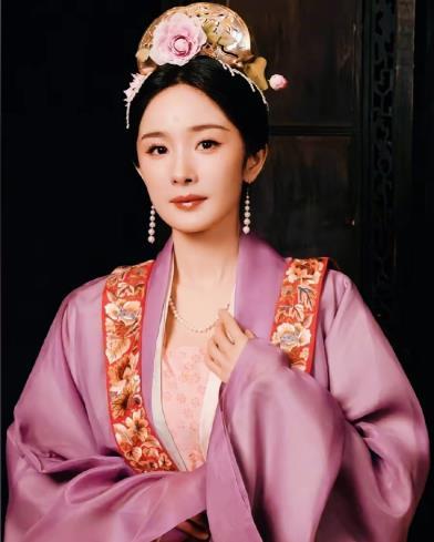 杨幂新剧演冯太后 在《江山大同》中，85花杨幂将出演冯太后，年龄跨度数十年，从少