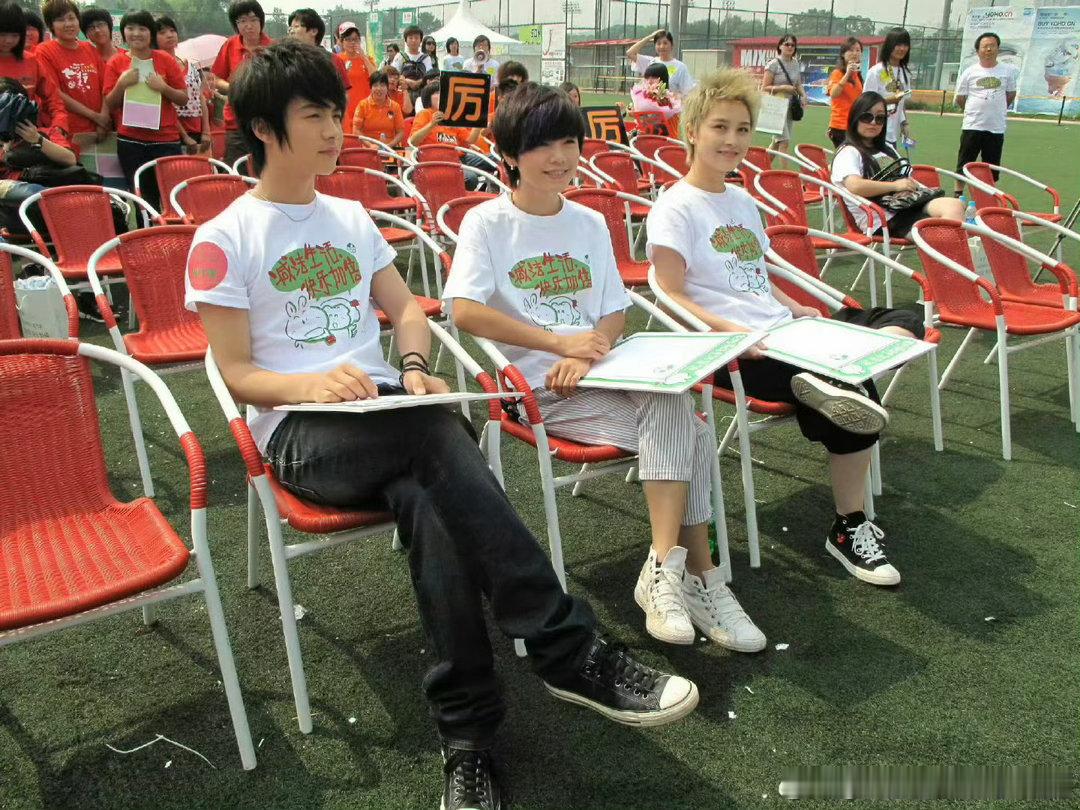 笑不活了！马天宇：多年前旁观，多年后被拉上树陪许飞喊话厉娜，全程吃瓜担当 马天宇