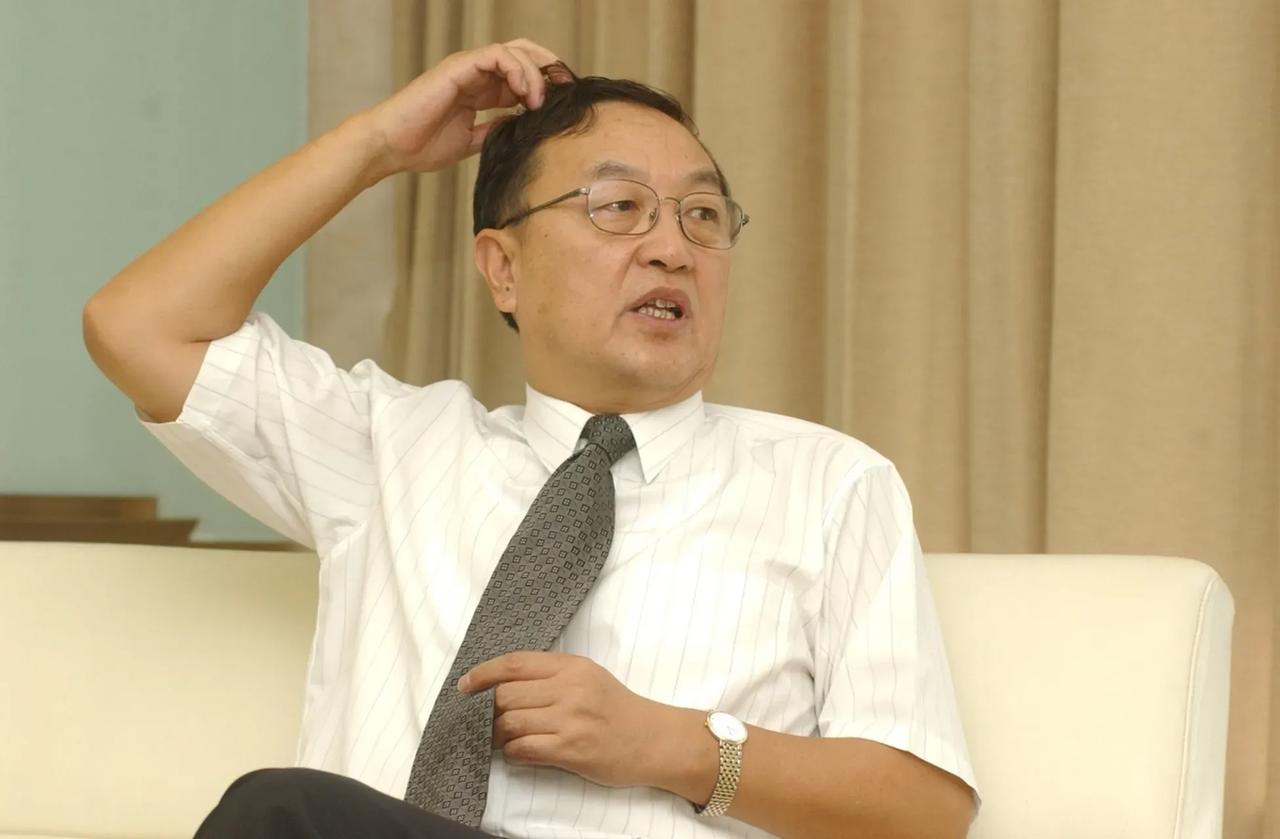 有人说他在乎子孙对他的评价，不在乎大众的评价。人在做天在看，老天看不顺眼的时候会