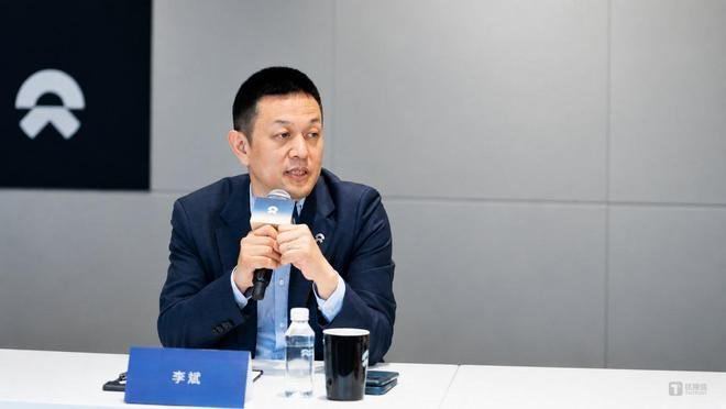 蔚来创始人李斌：新能源汽车行业“正在从品牌的混沌期进入品牌的澄清期”。用户原来可