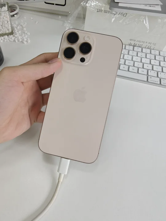 iPhone16ProMax用了这么久有后悔的吗？