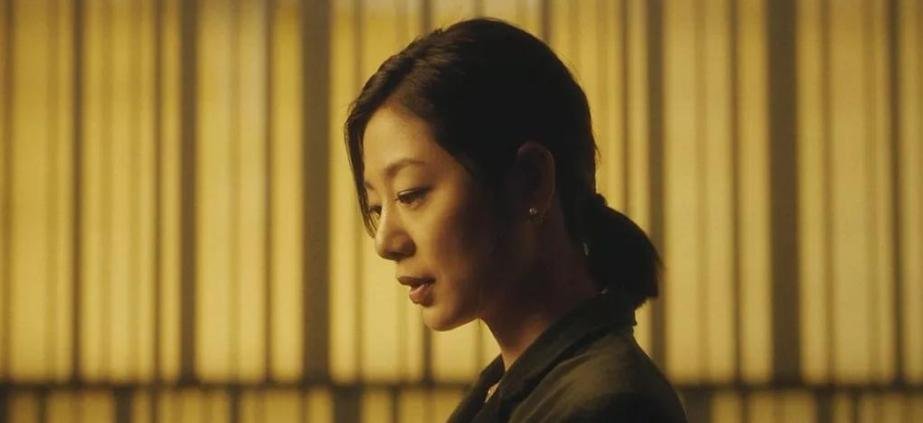 重温《上海女子图鉴》，看到罗海燕在商务谈判中的着装，才知为什么她越谈越有底气 