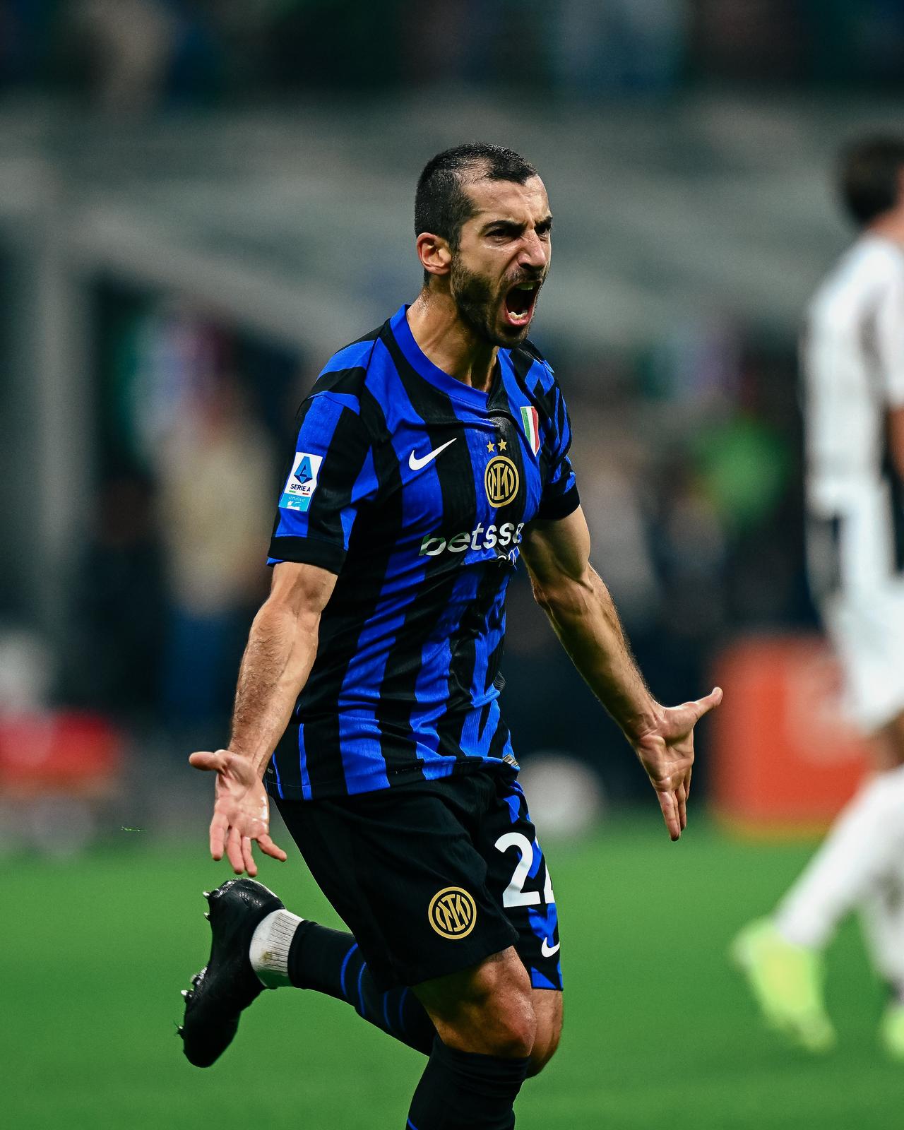 187 👕
12 ⚽
21 🅰️
6 🏆
还没到结束的时候🖤💙