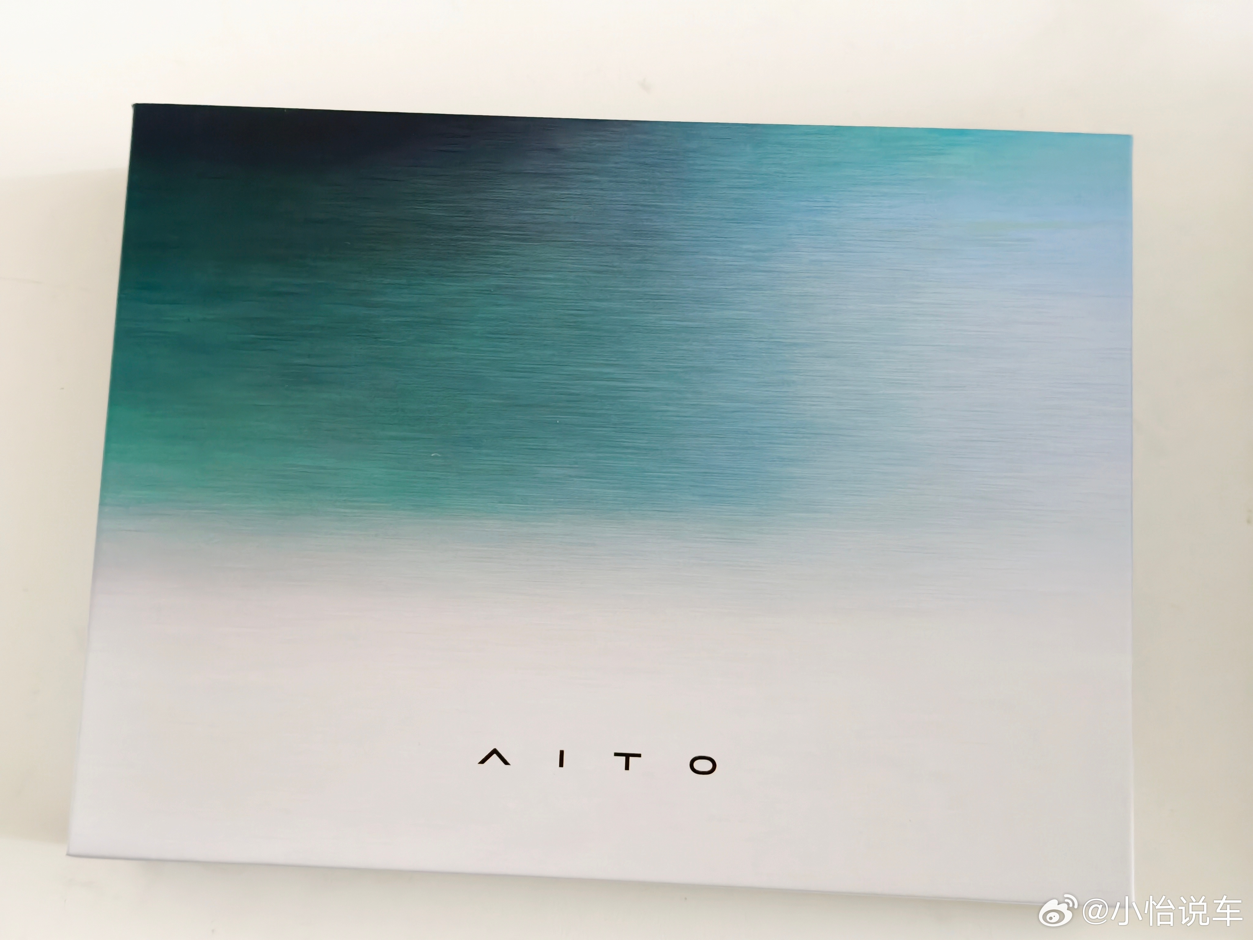 参加问界M6 品鉴会送的伴手礼，它可以自己动手拼挂件，我拼了个紫小马+M6，马年