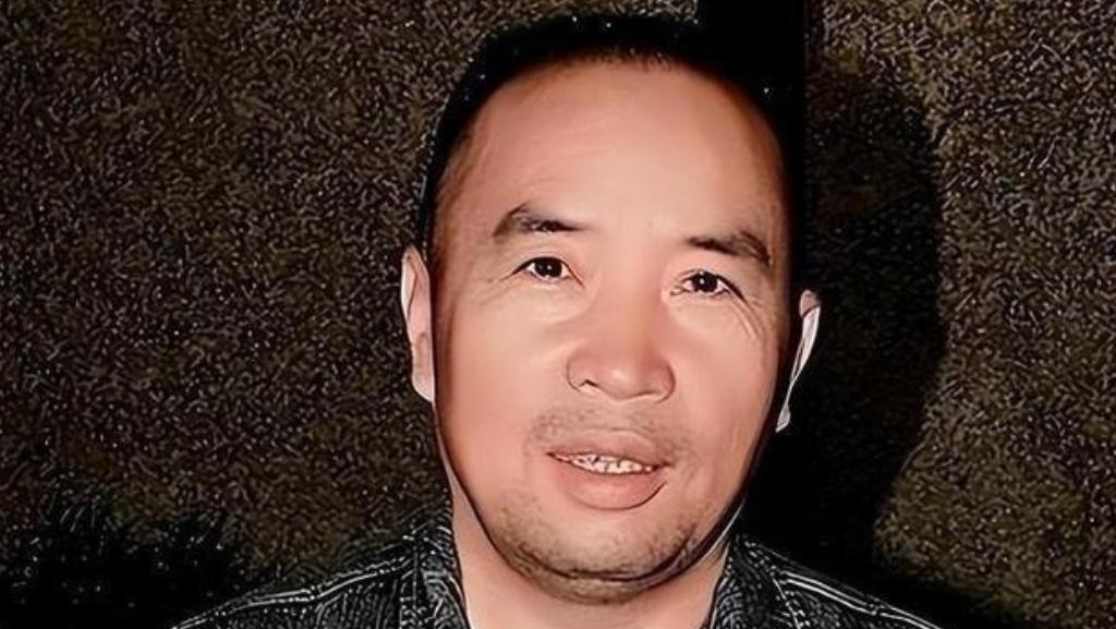 1999年，专案组抓捕赖昌星，没想到有人做内鬼通知赖昌星逃到加拿大，经排查，这个