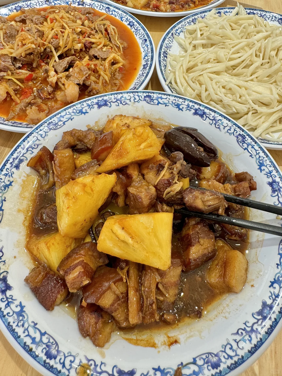 在昆明！！！路过就会去打包的思茅小馆。。。