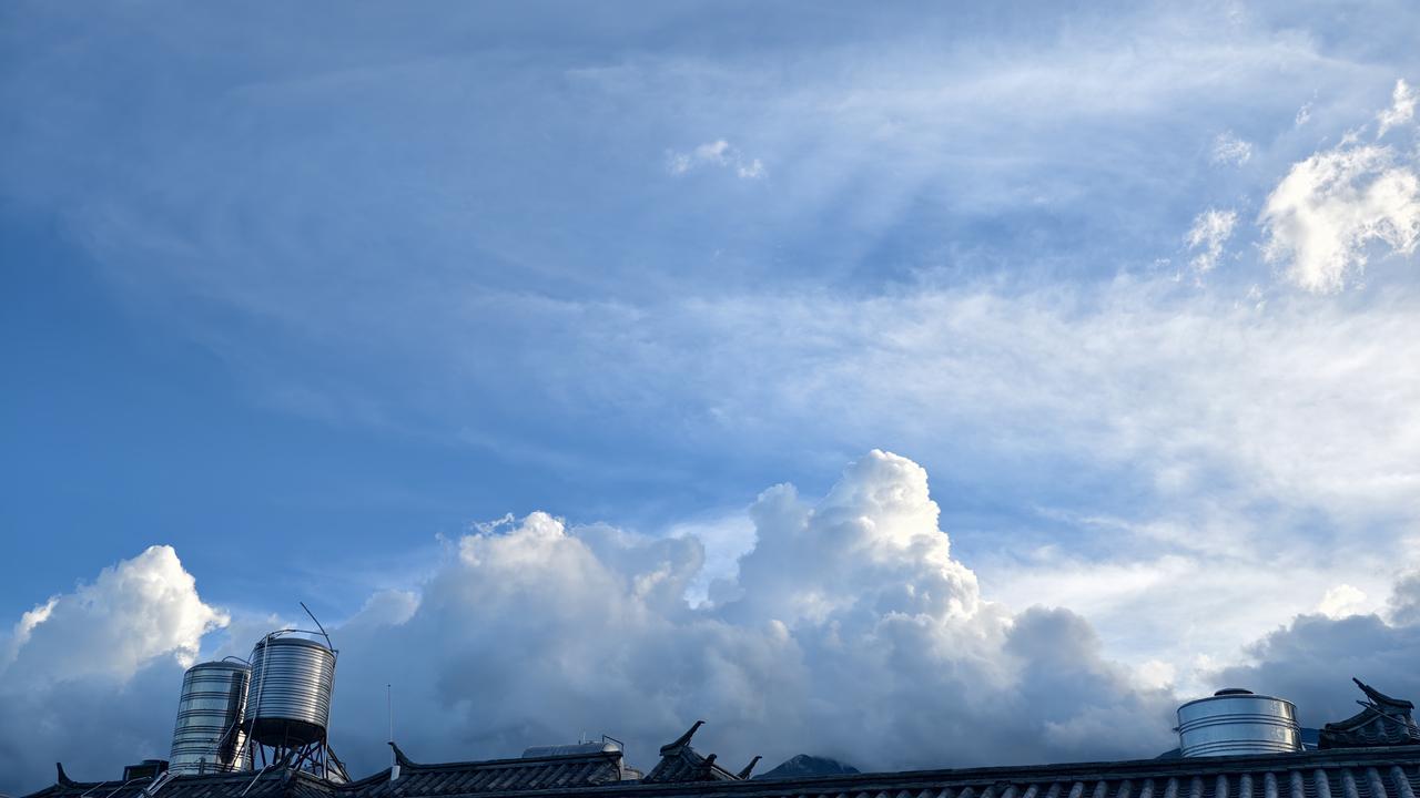 在落入到人生事业的低谷时我们如何办？
这里不想用太多易学和宗教的思想去分享，前面