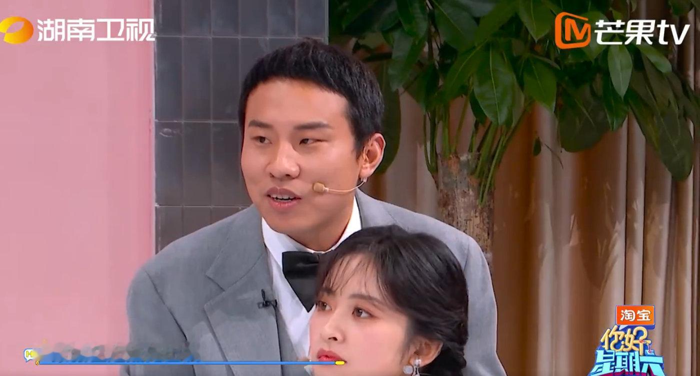 徐志胜反向 flag 第一人！何老师刚夸完，他就用两秒证明自己最好笑