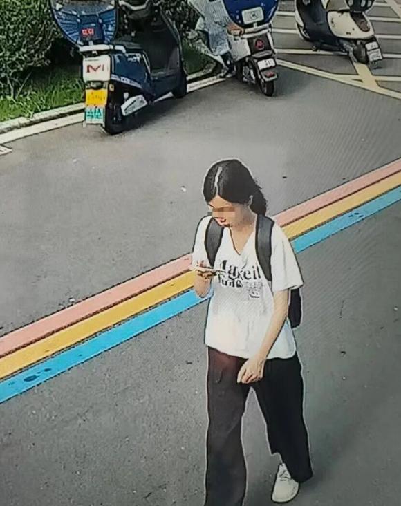 都市报道7月31日报道，河南信阳一名22岁刚毕业女孩程梦圆，独自前往南太行旅行，