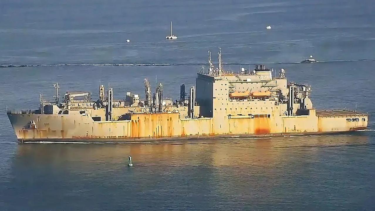 【美国海军向生锈的军舰发起“保卫战”】
         美国海军计划通过引入自