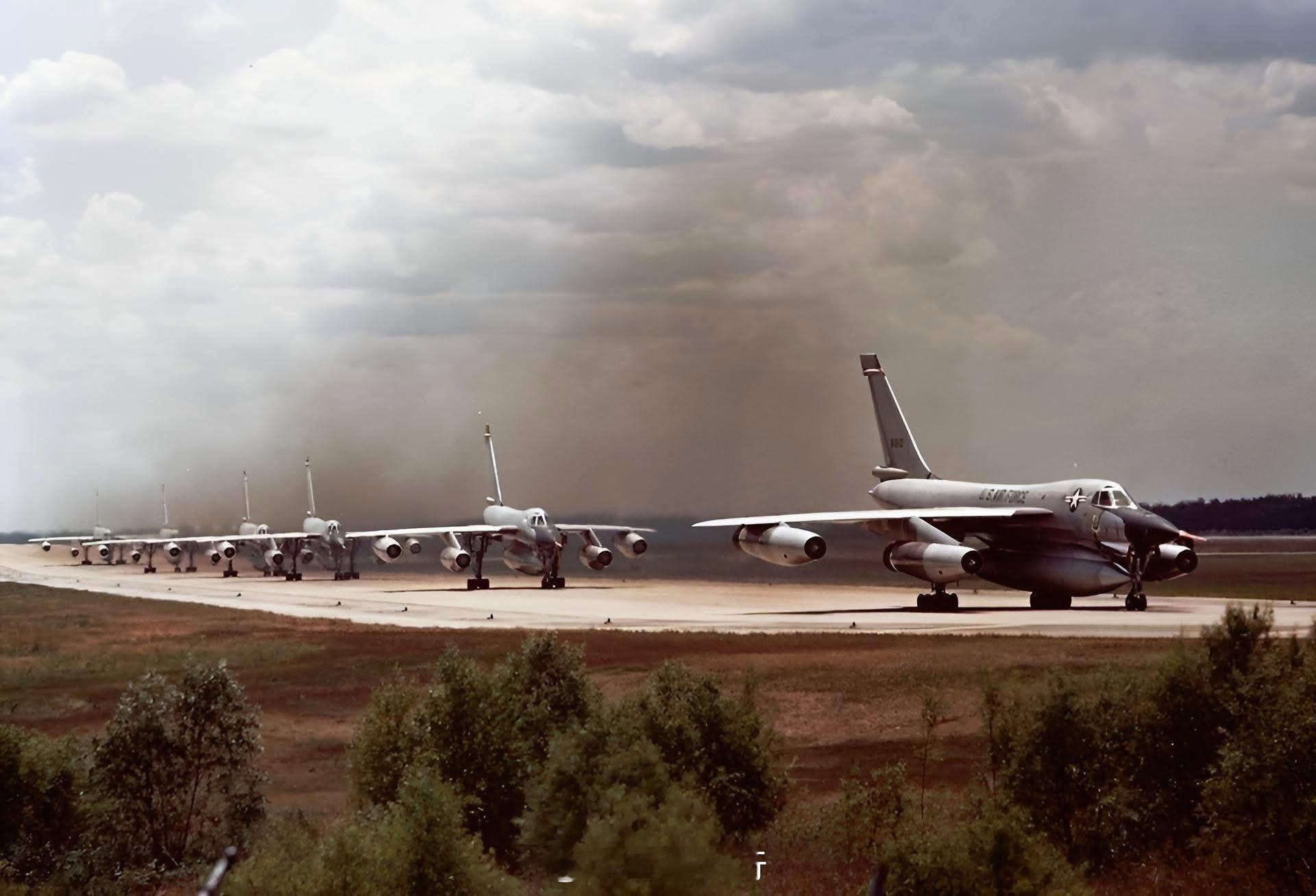 那种勃勃生机、万物竞发的境界，犹在眼前[doge]武器装备[超话]航空创作计划 