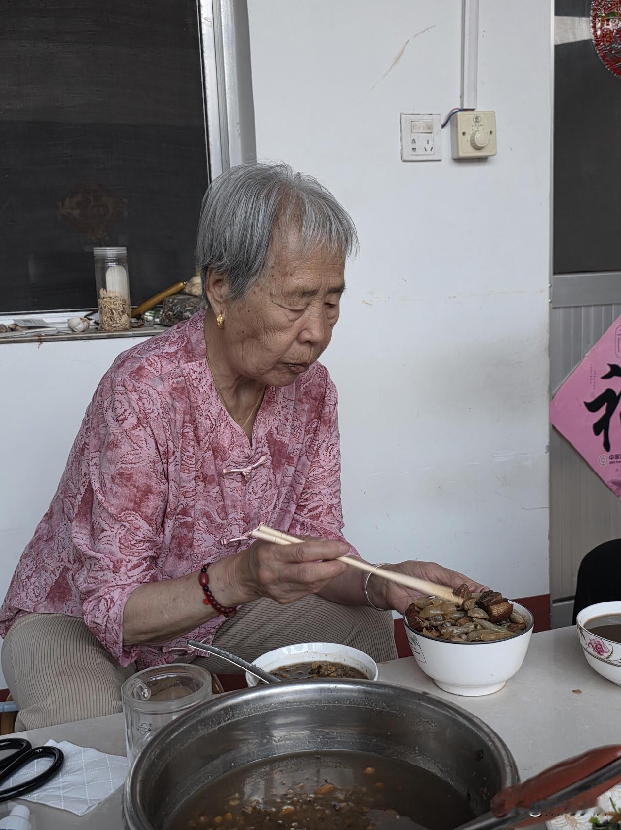 退休两年半，干了三件事，别人不理解，我却执意做……

说来很没出息，也会被很多老