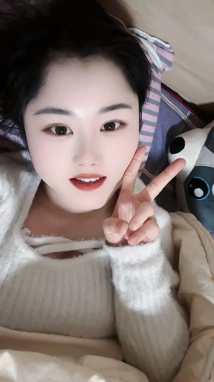 食物会过期，爱意会冷却，原来世间所有的东西，熬不过时间…