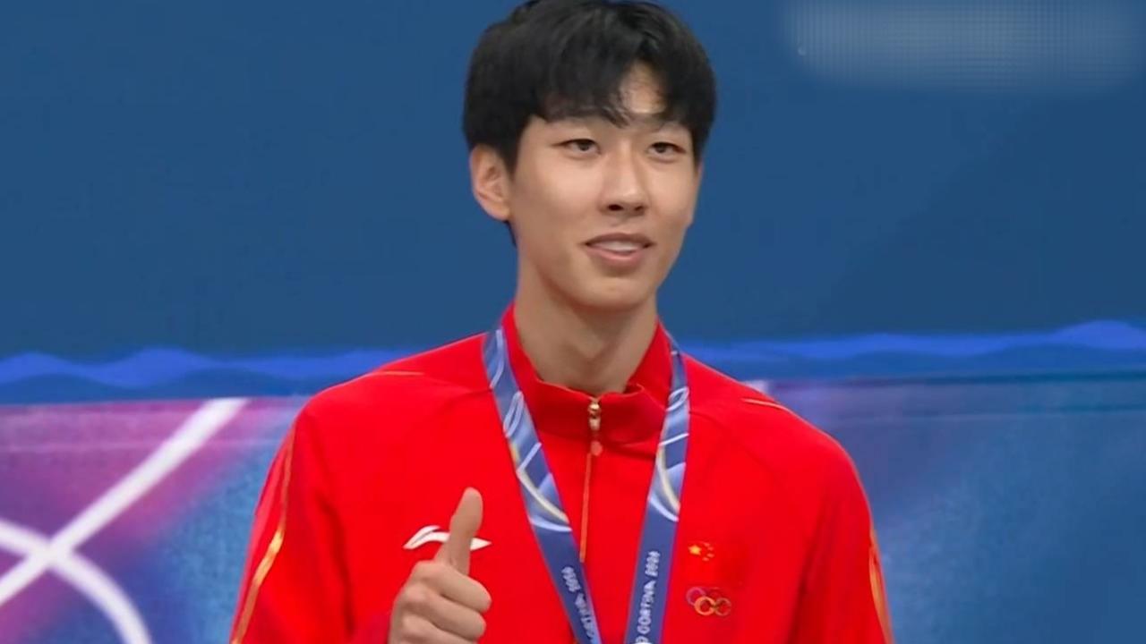 米兰冬奥会一夜传来好消息！

孙龙哭了，站上领奖台，
打破质疑，距离金牌只差0.