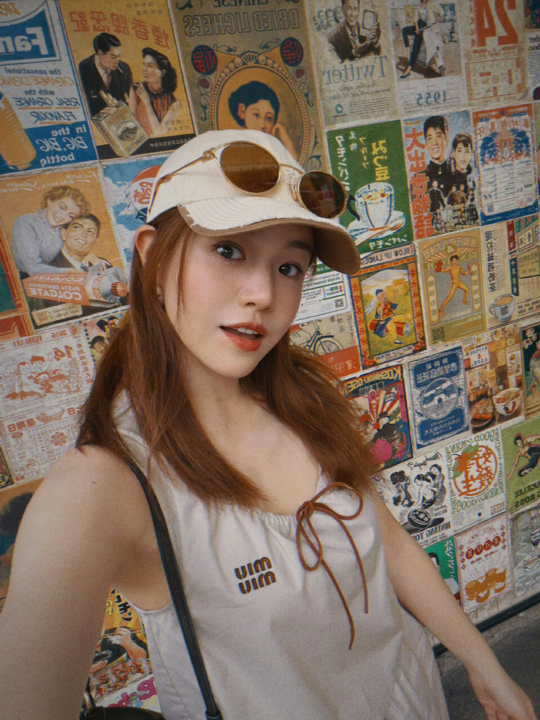 陈妍希化妆演我了我家那闺女太有笑点，陈妍希用心勾勒眼妆，一通操作下来效果不尽人意