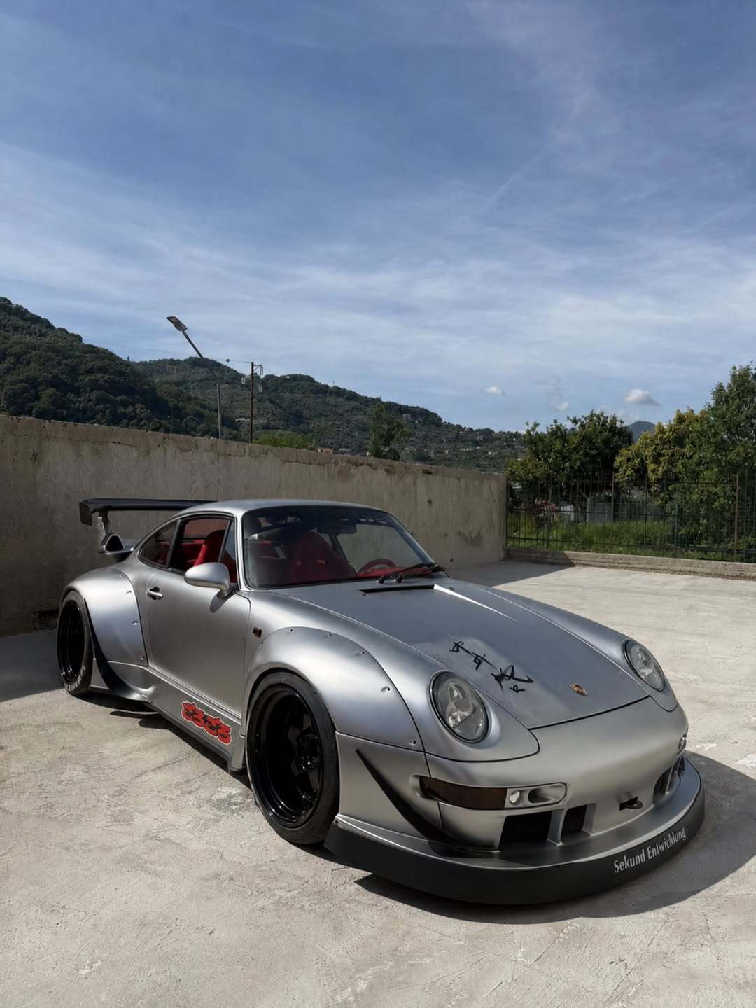 意大利最新 RWB｜Goro Goro ごろごろ带着一点日式拟声的趣味，像低沉滚