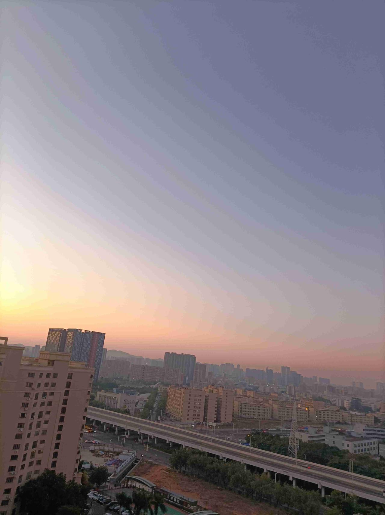 我的今日状态：😁轻松愉快
我这里的天气：☀️晴天今天深圳晴天，气温9度到20度