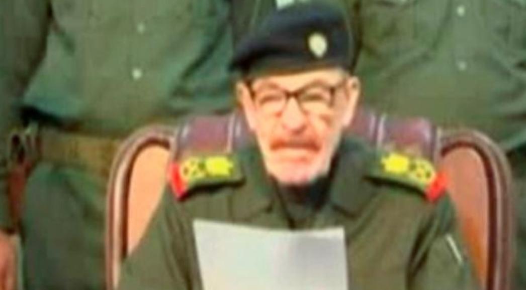 悬赏一千万美元，出动特种部队、无人机和卫星，美军找了他十几年都没抓到，这期间，数